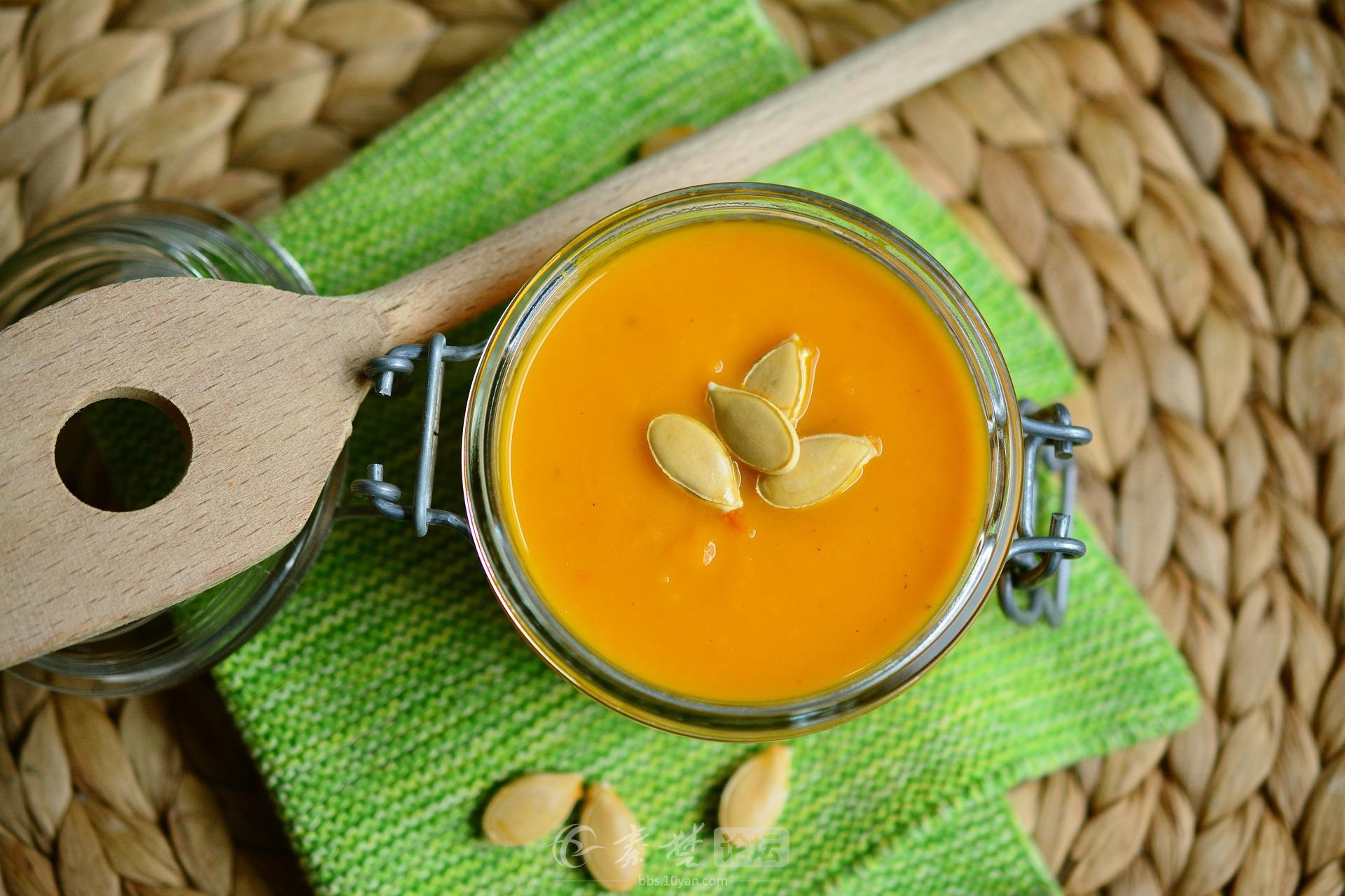 pumpkin-soup-2972858_1920.jpg